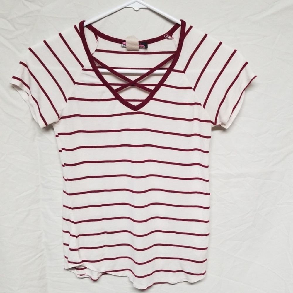 DISCREET Women's t shirt.  Size small